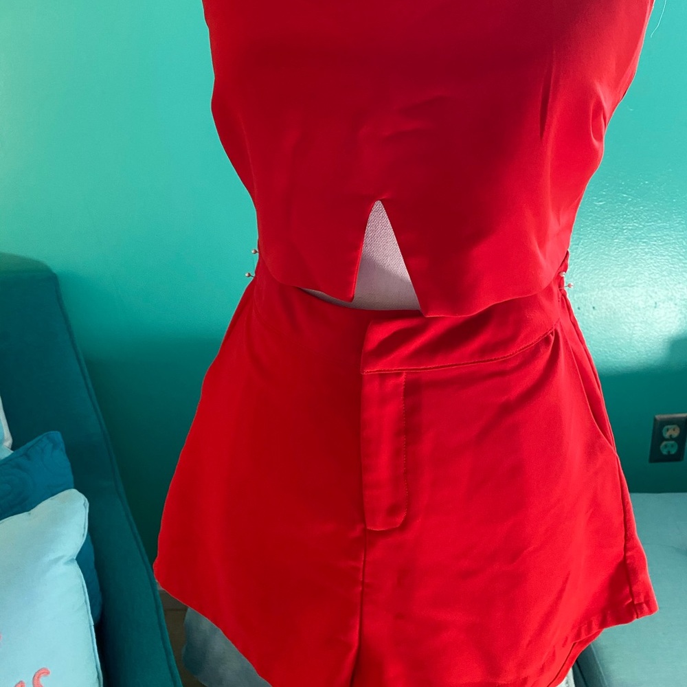 Two piece set - Picture 2 of 2